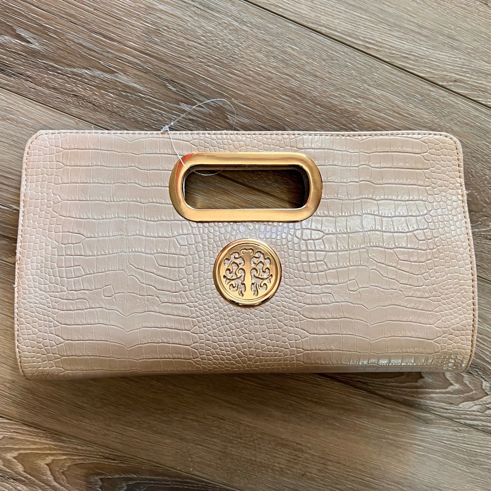 Cream Versona Clutch w/ Scarf with gold details